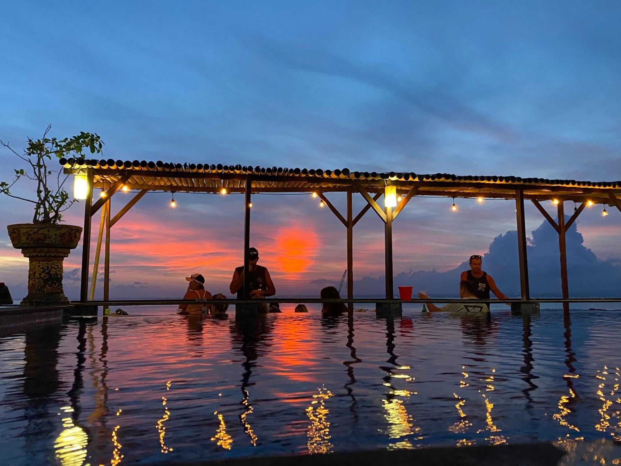 Linda Beach Hotel Нуса-Лембонган Экстерьер фото